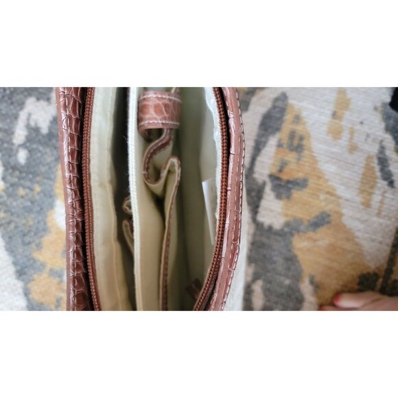 Liz Claiborne Vintage Cream and Tan Shoulder Bag - Picture 4 of 8